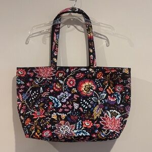 Vera Bradley Reversible Iconic Grand Tote Foxwoods